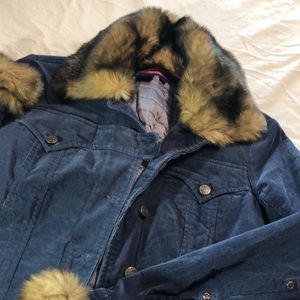 BCBG Maxazria Jacket, furry removable on neck and hands (💎